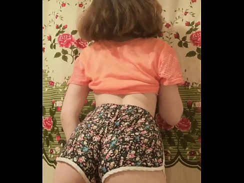 ❤️ Sexy jonge babe dy't har koarte broek op 'e kamera útstrielet Superseks by porno fy.hentaibar.ru ️❤